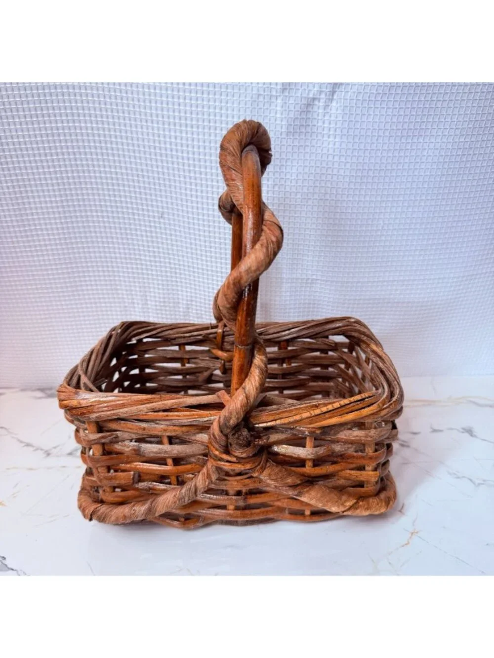 Beautiful vintage rustic hand-woven wicker basket featuring a stunning, unique t